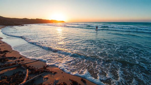 Séjours surf mémorables à la Torche en Bretagne